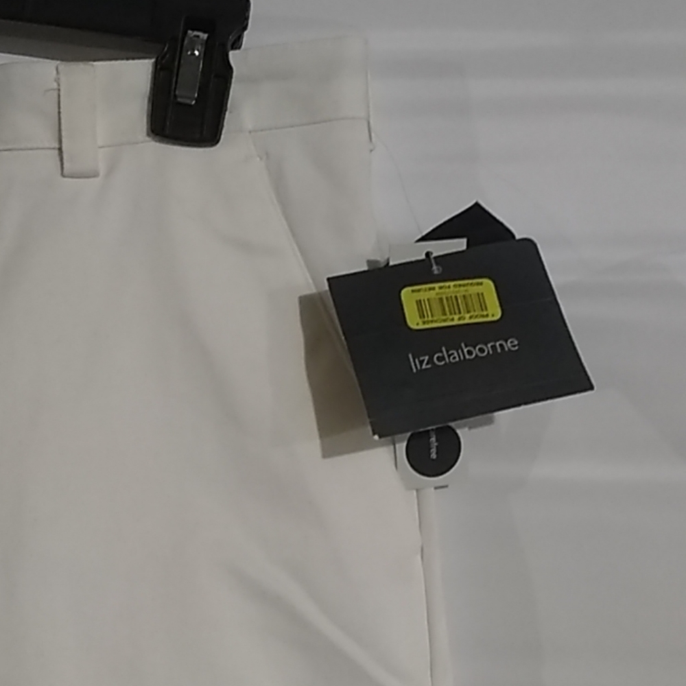 Liz Claiborne Off-White Denim Shorts NWT - Picture 2 of 3